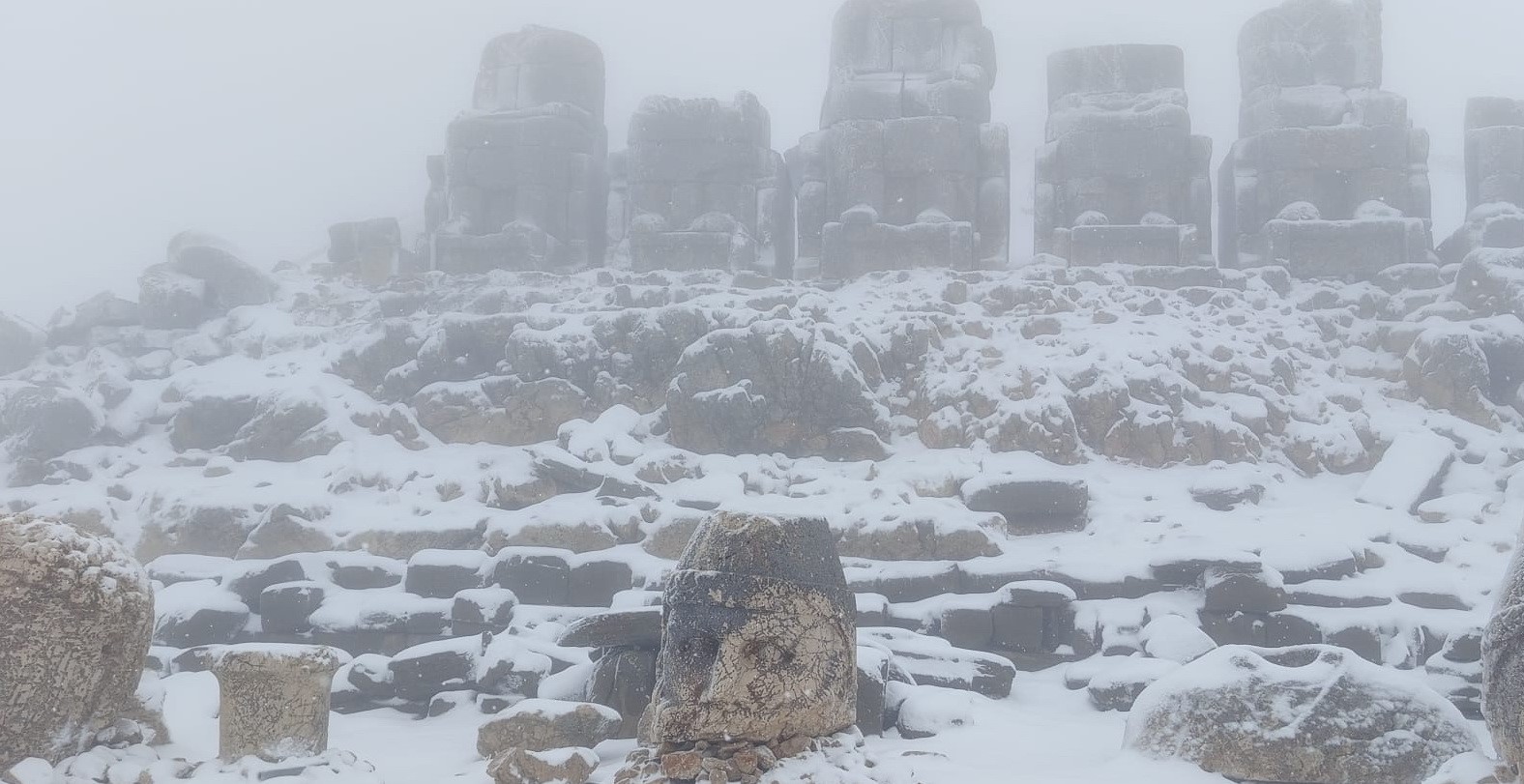 nemrut daginda mayista kar surprizi 1 dN8bPwts