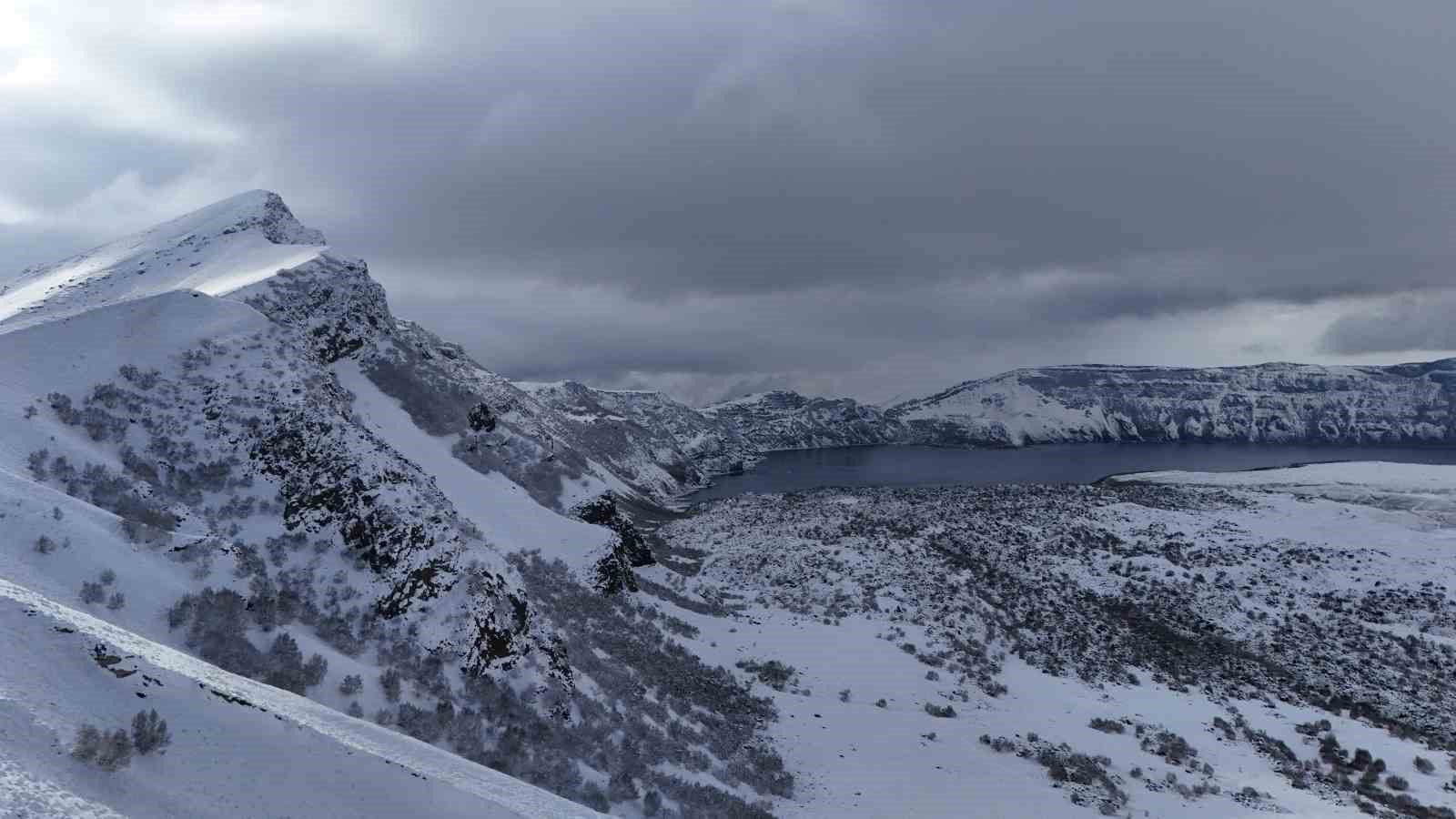 nemrut kalderasi beyaz gelinligini giydi 6 3BXLTLIA