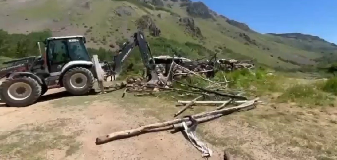 nemrut kalderasindaki kacak yapilar yikildi 0 5m6TGdXb