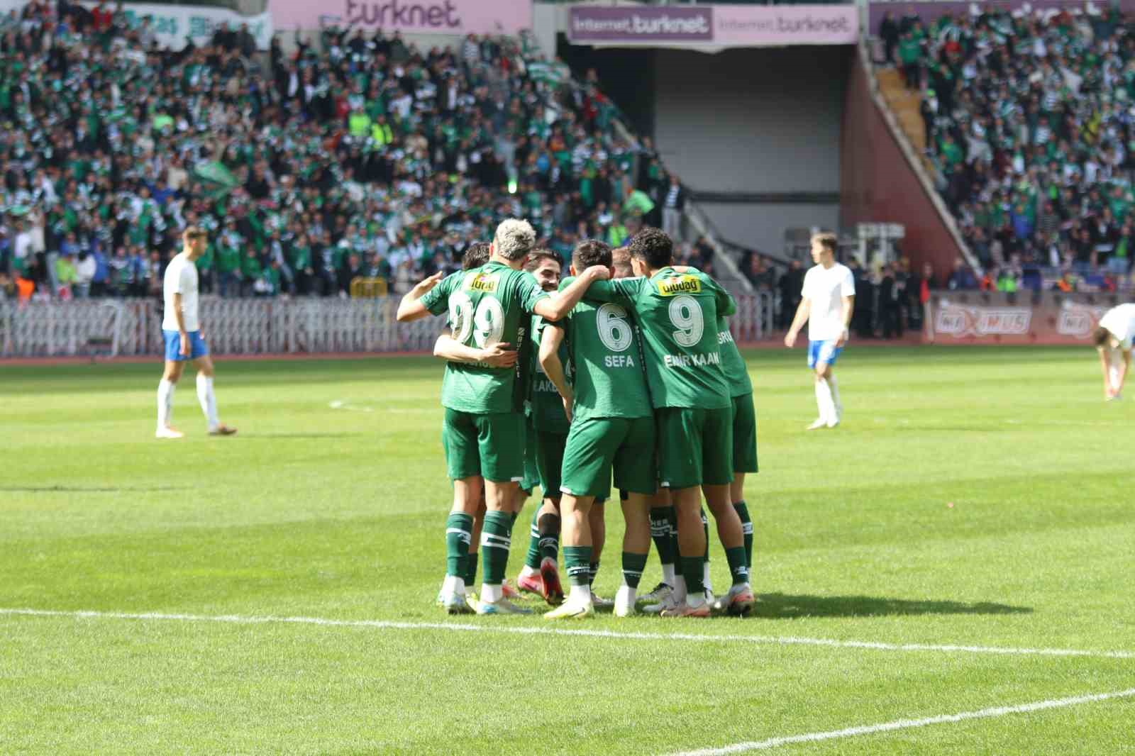 Nesine 2. Lig: Ankara Demirspor: 0 - Bursaspor: 1 (İlk yarı) 5 nesine 2 lig ankara demirspor 0 bursaspor 1 ilk yari 1 6Jyr9kEy