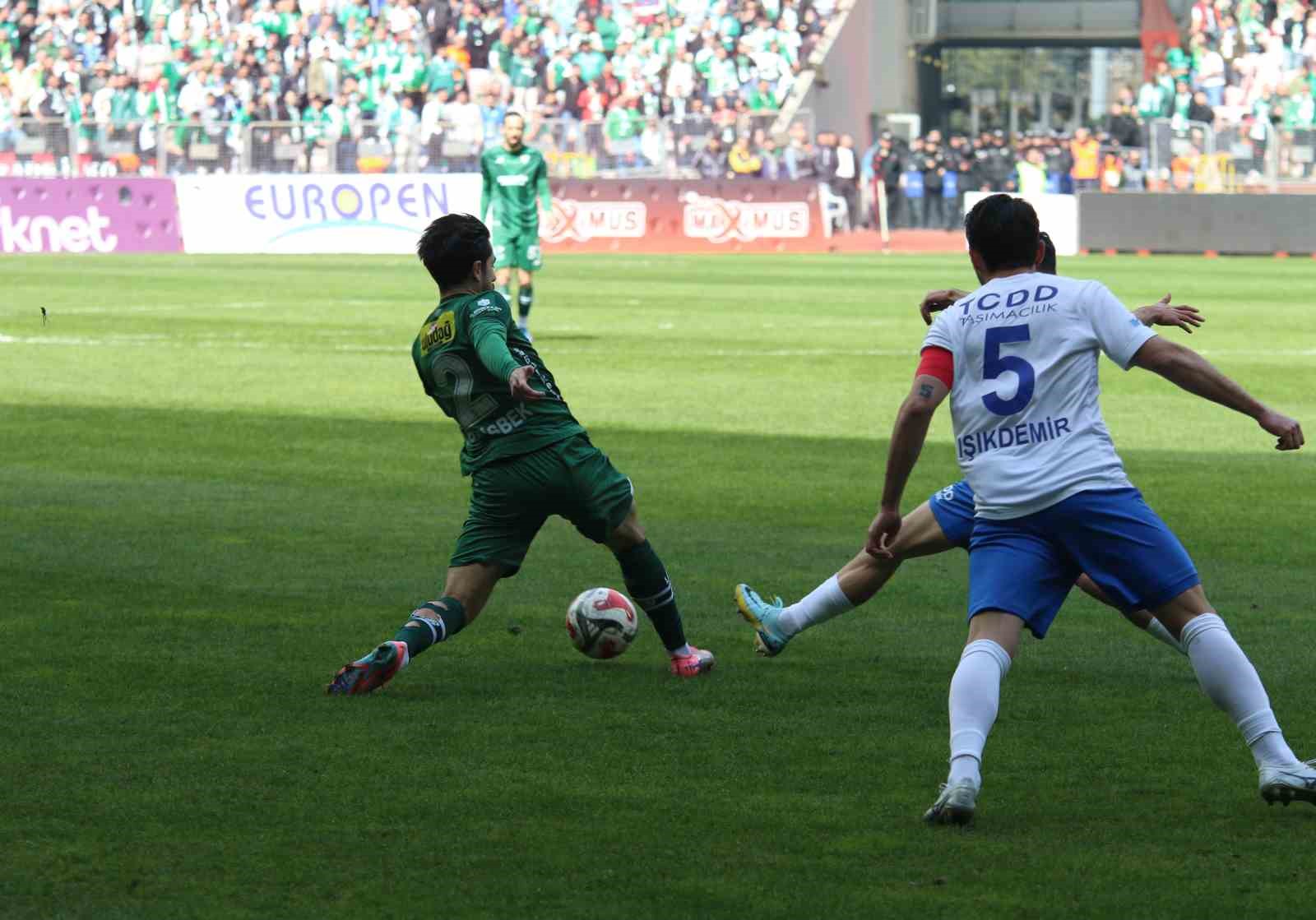 Nesine 2. Lig: Ankara Demirspor: 0 - Bursaspor: 1 (İlk yarı) 8 nesine 2 lig ankara demirspor 0 bursaspor 1 ilk yari 4 fvsUq3m1