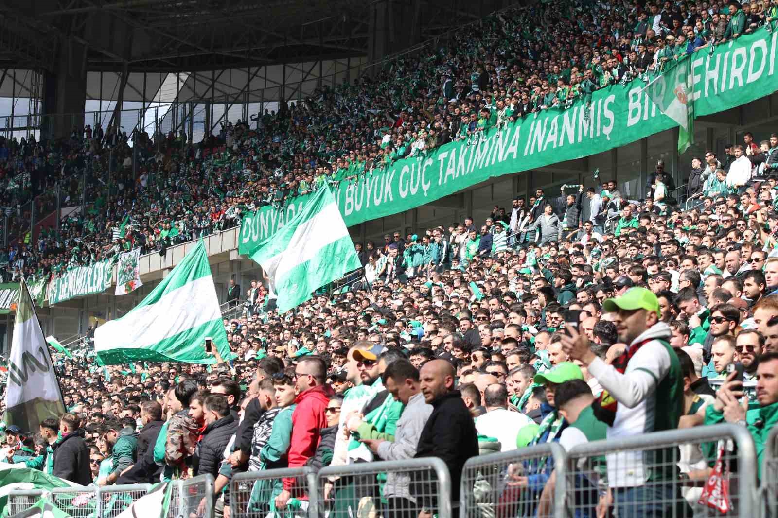Nesine 2. Lig: Ankara Demirspor: 0 - Bursaspor: 1 (İlk yarı) 12 nesine 2 lig ankara demirspor 0 bursaspor 1 ilk yari 8 yJ2YzkdY