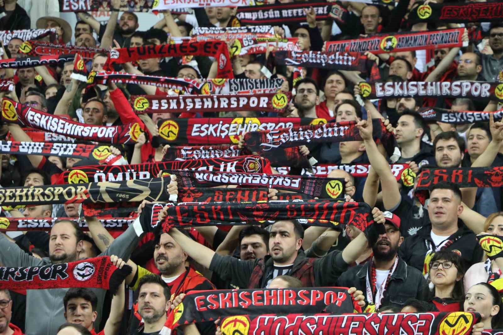 Nesine 3. Lig: Eskişehirspor: 0 - Ayvalıkgücü Belediyespor: 0 16 nesine 3 lig eskisehirspor 0 ayvalikgucu belediyespor 0 12 3wVhdjKn