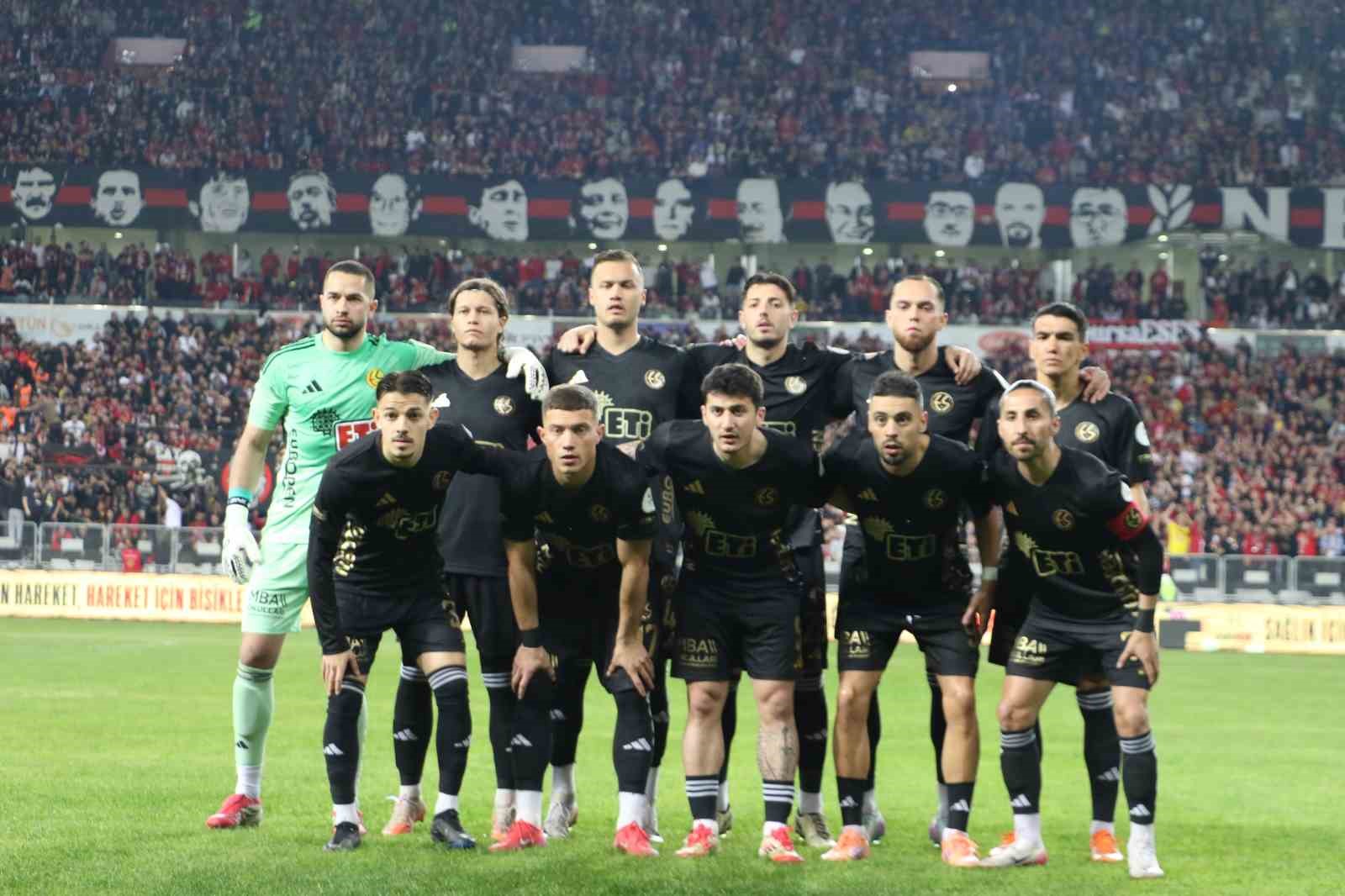 Nesine 3. Lig: Eskişehirspor: 0 - Ayvalıkgücü Belediyespor: 0 17 nesine 3 lig eskisehirspor 0 ayvalikgucu belediyespor 0 13 lEQOkgLq