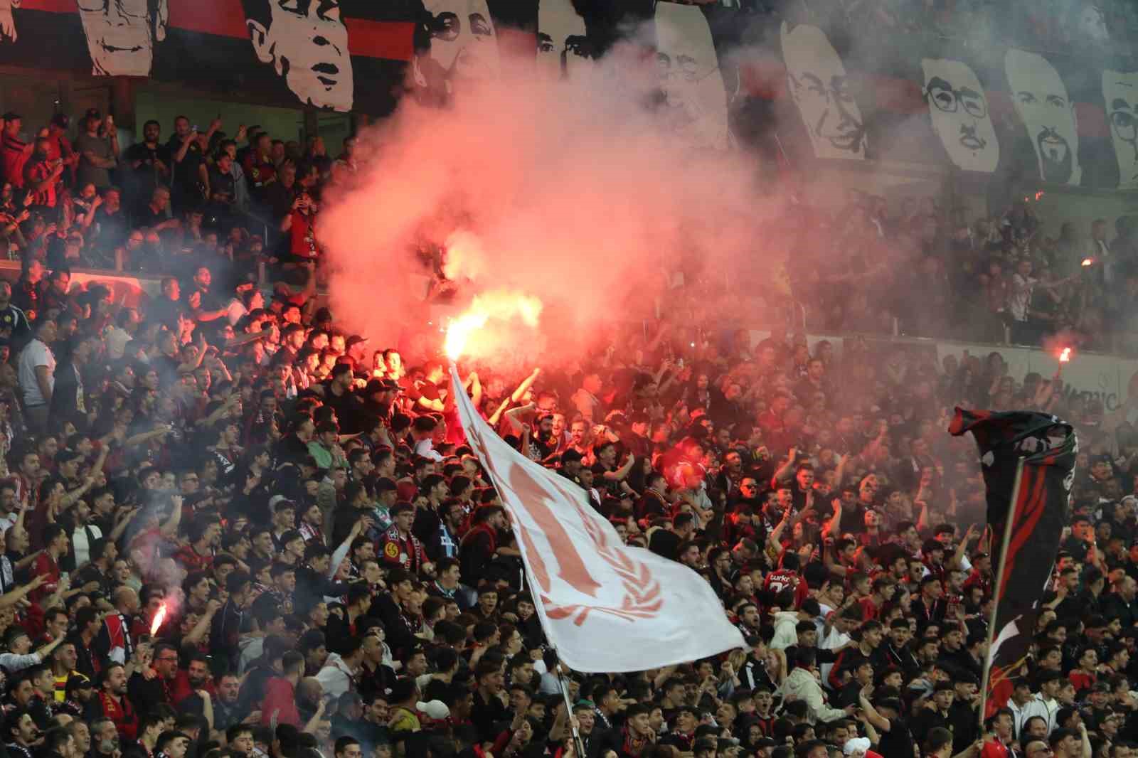 Nesine 3. Lig: Eskişehirspor: 0 - Ayvalıkgücü Belediyespor: 0 18 nesine 3 lig eskisehirspor 0 ayvalikgucu belediyespor 0 14 5DSWkkZ6