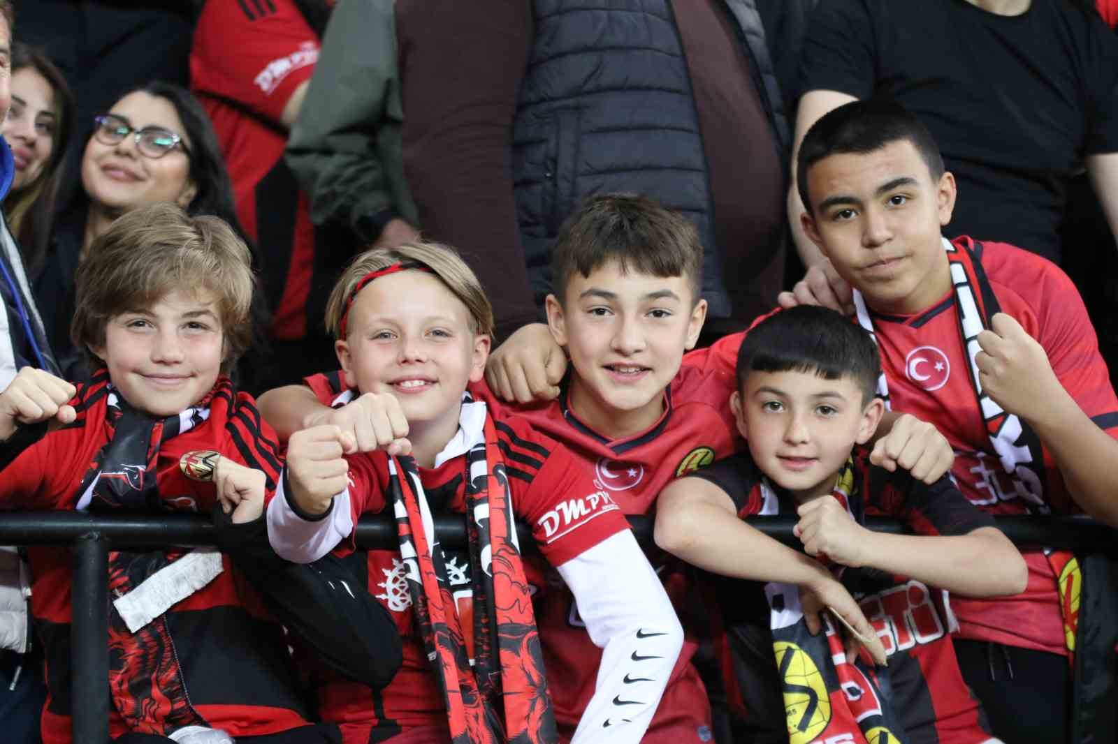 Nesine 3. Lig: Eskişehirspor: 0 - Ayvalıkgücü Belediyespor: 0 8 nesine 3 lig eskisehirspor 0 ayvalikgucu belediyespor 0 4 EzU8YQpc