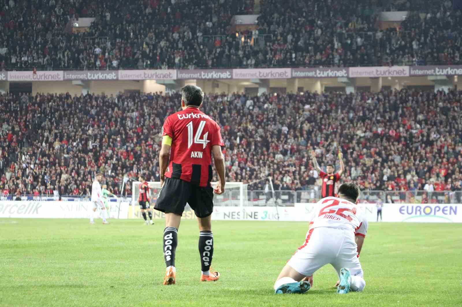Nesine 3. Lig: Eskişehirspor: 3 - Balıkesirspor: 0 5 nesine 3 lig eskisehirspor 3 balikesirspor 0 1