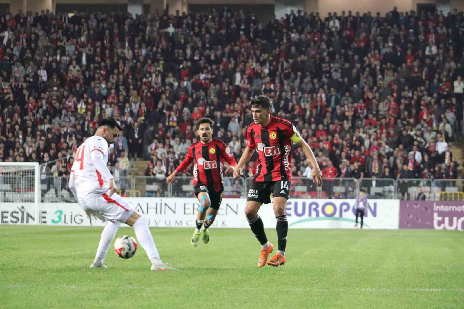 Nesine 3. Lig: Eskişehirspor: 3 - Balıkesirspor: 0 6 nesine 3 lig eskisehirspor 3 balikesirspor 0 2 3VUKgX2v