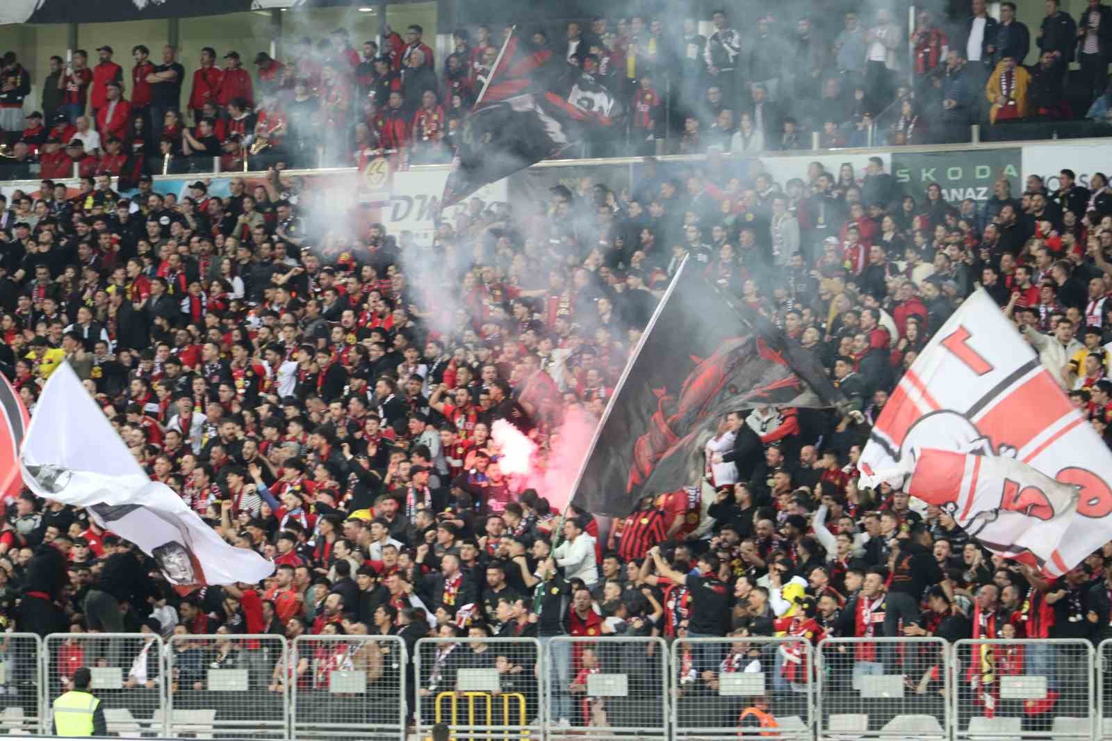 Nesine 3. Lig: Eskişehirspor: 3 - Balıkesirspor: 0 11 nesine 3 lig eskisehirspor 3 balikesirspor 0 7 jfCYUy1a