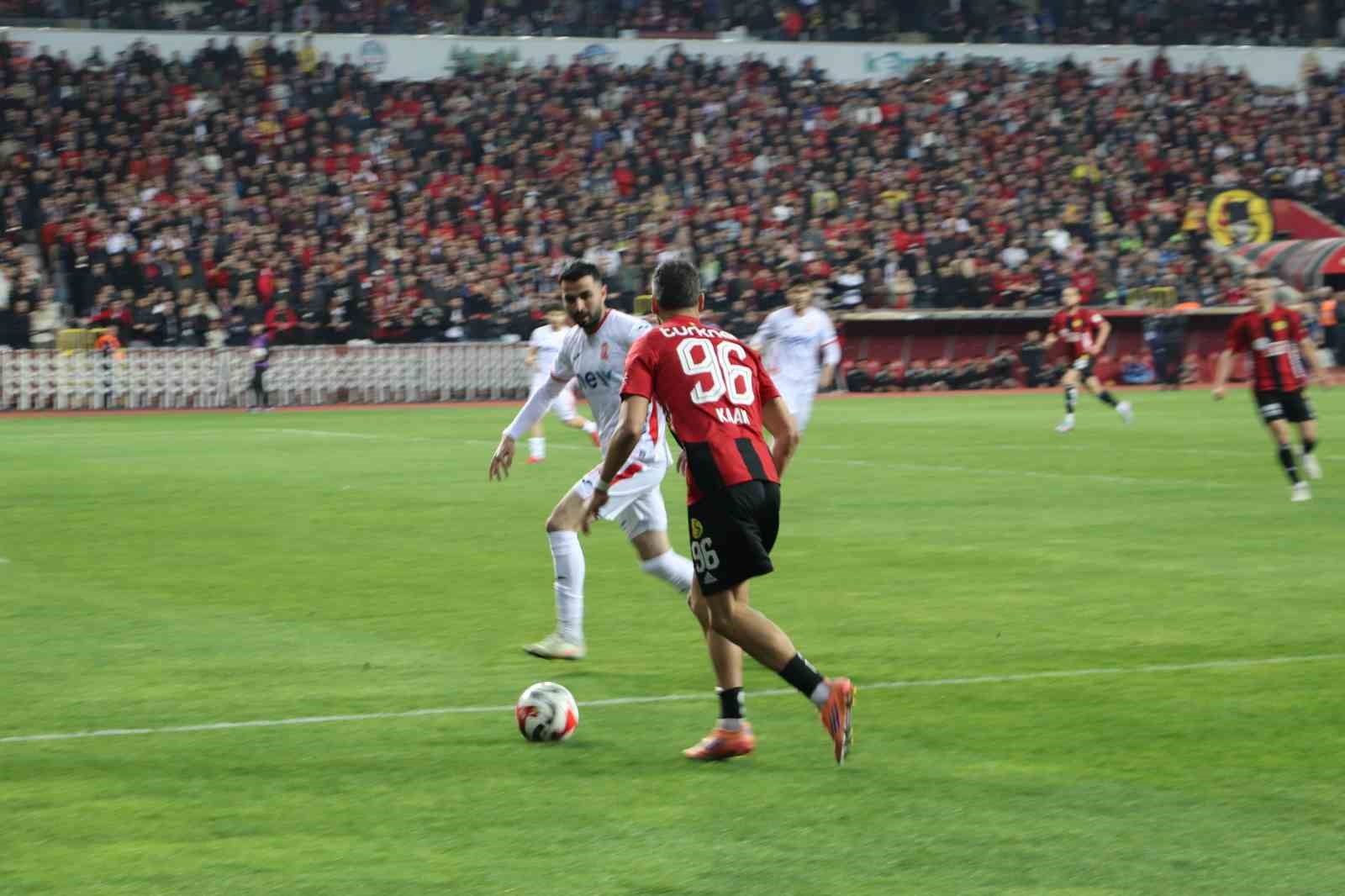 Nesine 3. Lig: Eskişehirspor: 3 - Balıkesirspor: 0 12 nesine 3 lig eskisehirspor 3 balikesirspor 0 8 zgw7OYGN
