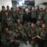netanyahu-lubnanin-guneyindeki-israil-askerleriyle-bir-araya-geldi-ULyxMVJ9.jpg