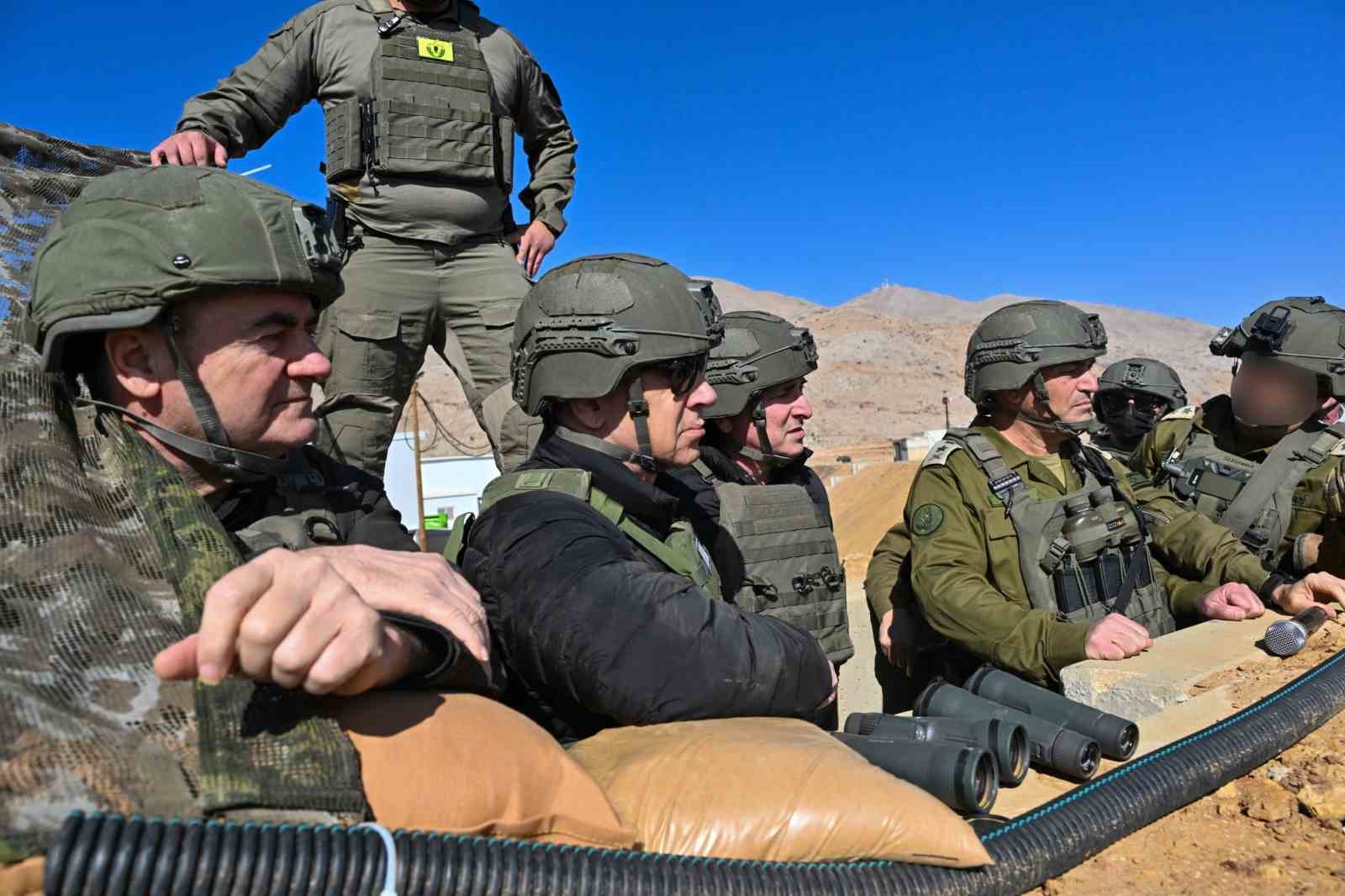 netanyahu suriyenin guneyinde israil isgali altindaki bolgeye gitti 3 EXGVJQje