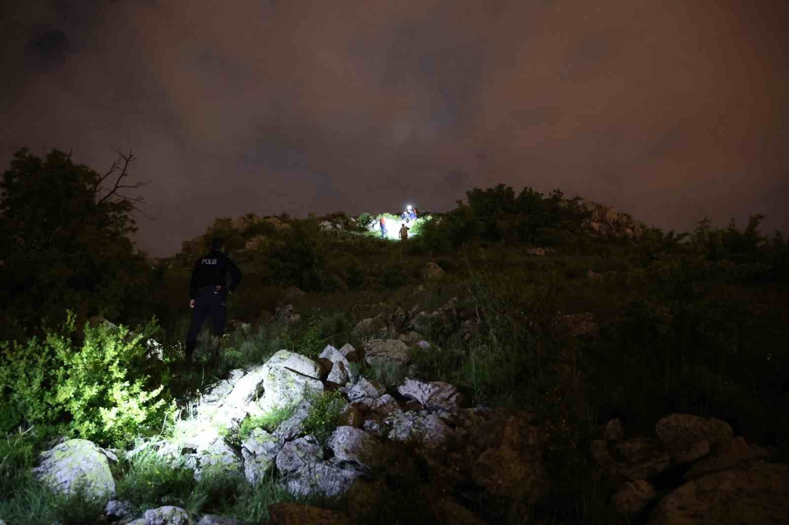 nevsehirde 1230 rakimli tepede mahsur kalan kadin kurtarildi 1 mMZ5hqOy