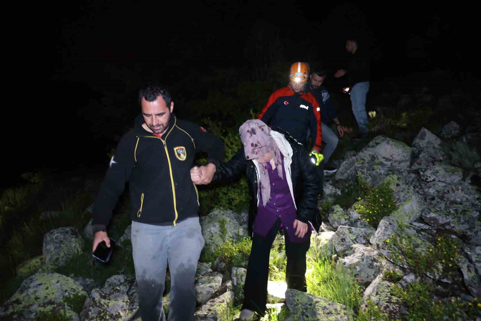 nevsehirde 1230 rakimli tepede mahsur kalan kadin kurtarildi 4 ryPQuPzc