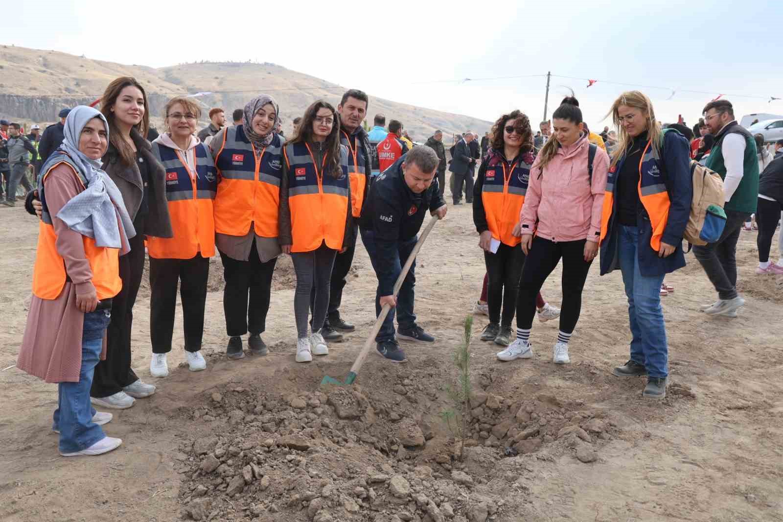 nevsehirde 18 bin 500 fidan toprakla bulustu 4 Y74U9Bqc