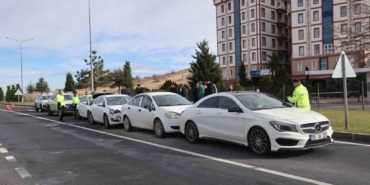 nevsehirde-4-otomobil-birbirine-girdi-2-yarali-AX8jt9Tm.jpg