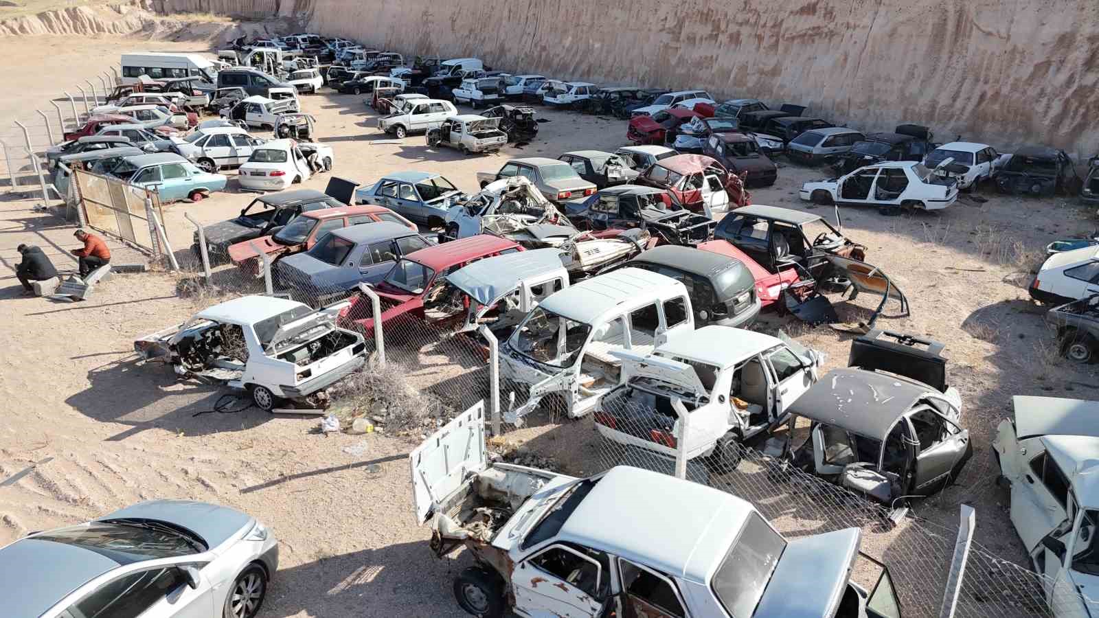 nevsehirde agir hasarli araclari change yapan ceteye operasyon 8 gozalti 1 qVfrruFL