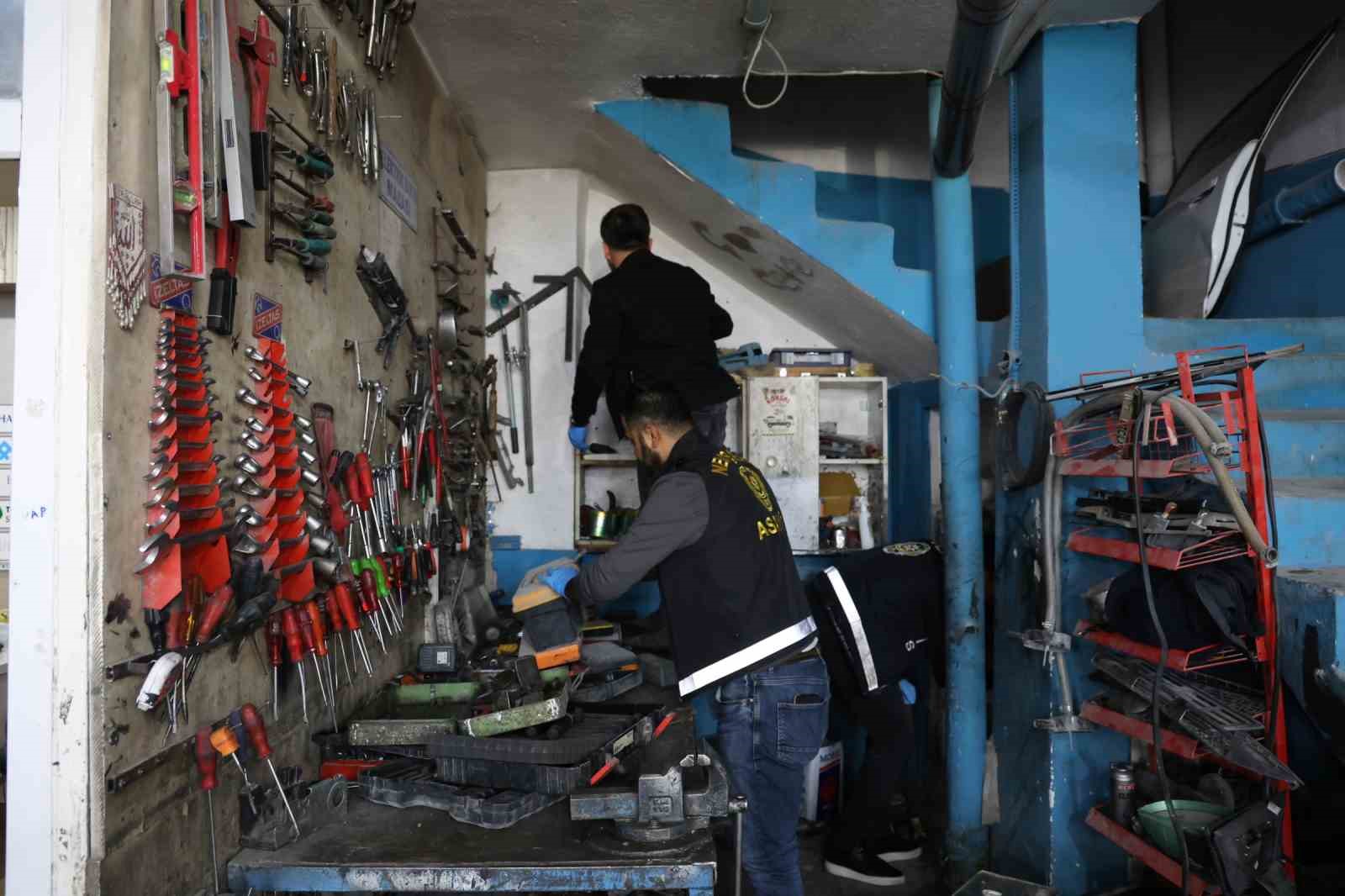 nevsehirde agir hasarli araclari change yapan ceteye operasyon 8 gozalti 3 6YudER2Y