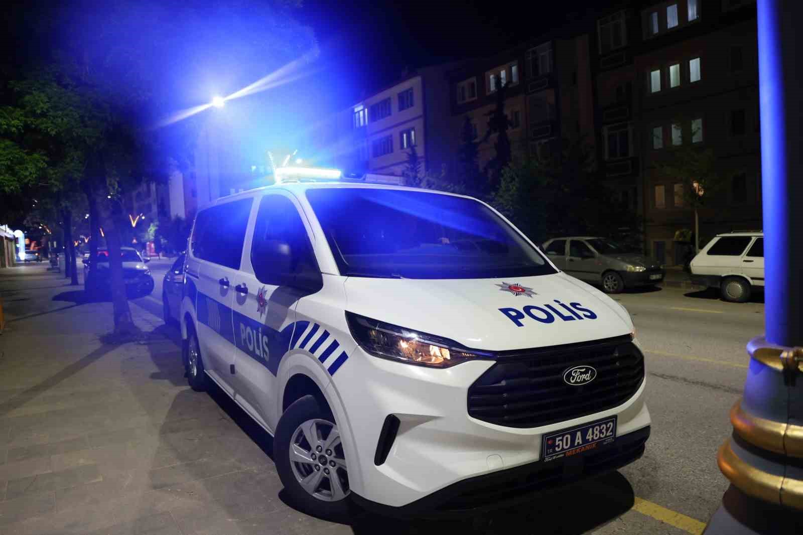 nevsehirde ambulans cagrilan evdeki bicakli kavgada saglik personeli mahsur kaldi 0 recOSOsj