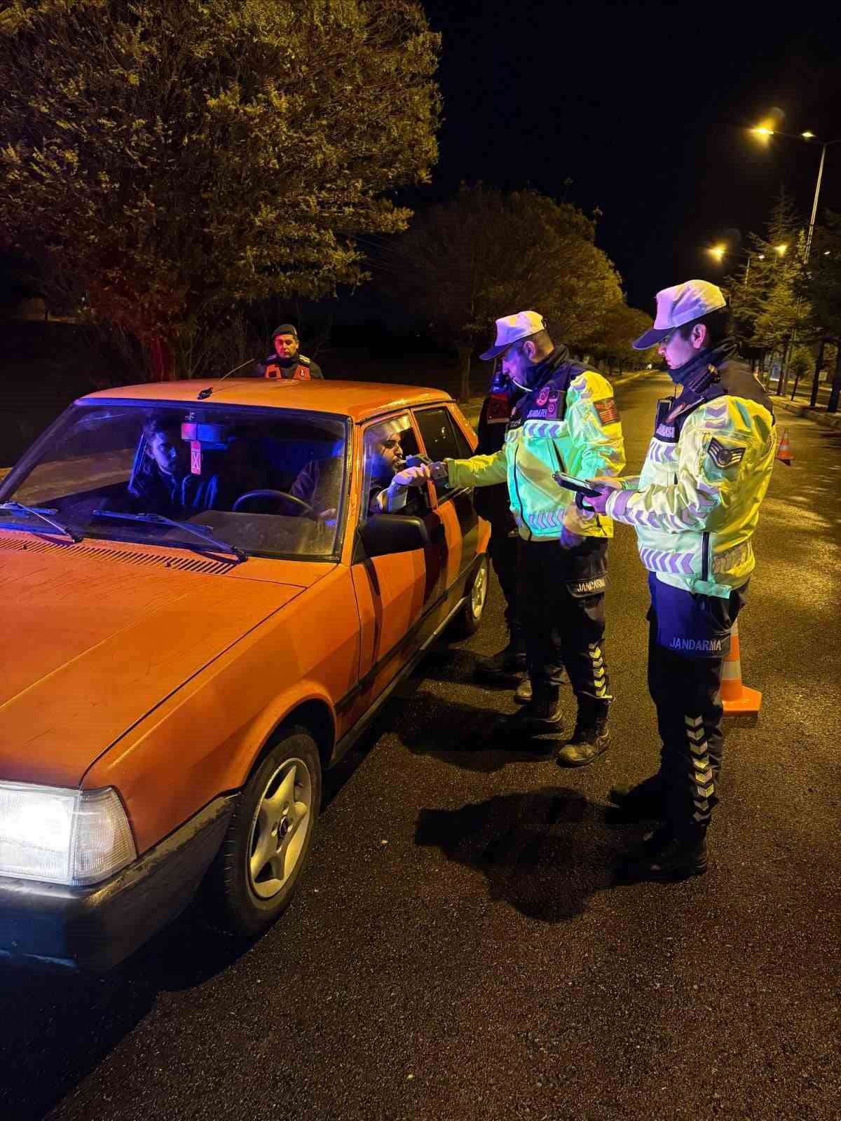 nevsehirde asayis uygulamasi bin 465 sahis kontrol edildi 3