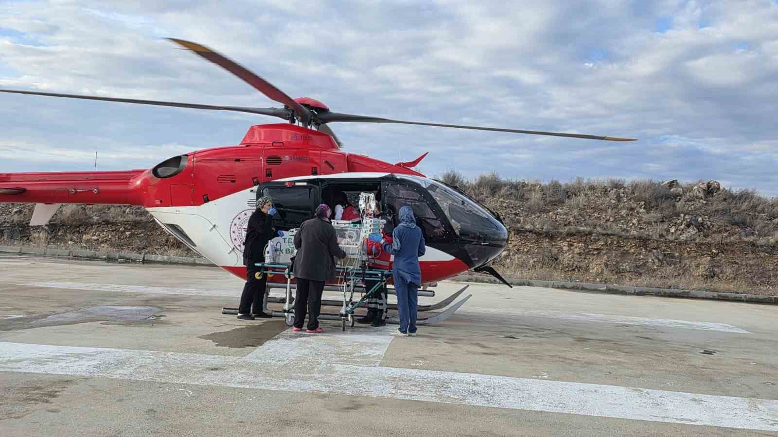 nevsehirde hava ambulansi 58 gunluk bebek icin havalandi 1