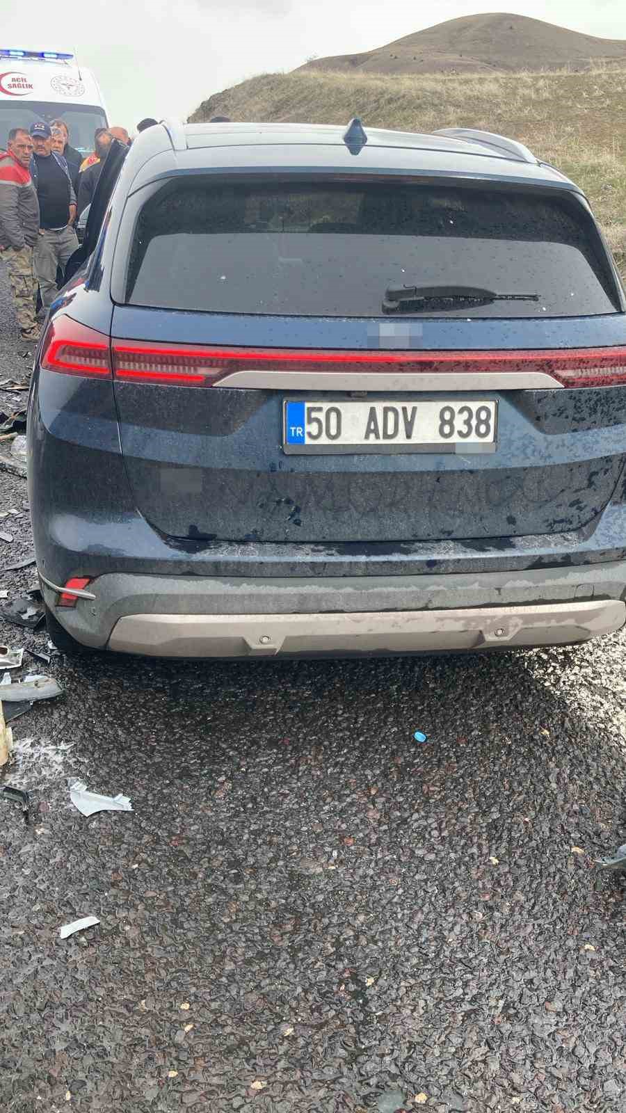 nevsehirde iki otomobil carpisti 1 olu 2 yarali 1 5waDADRq