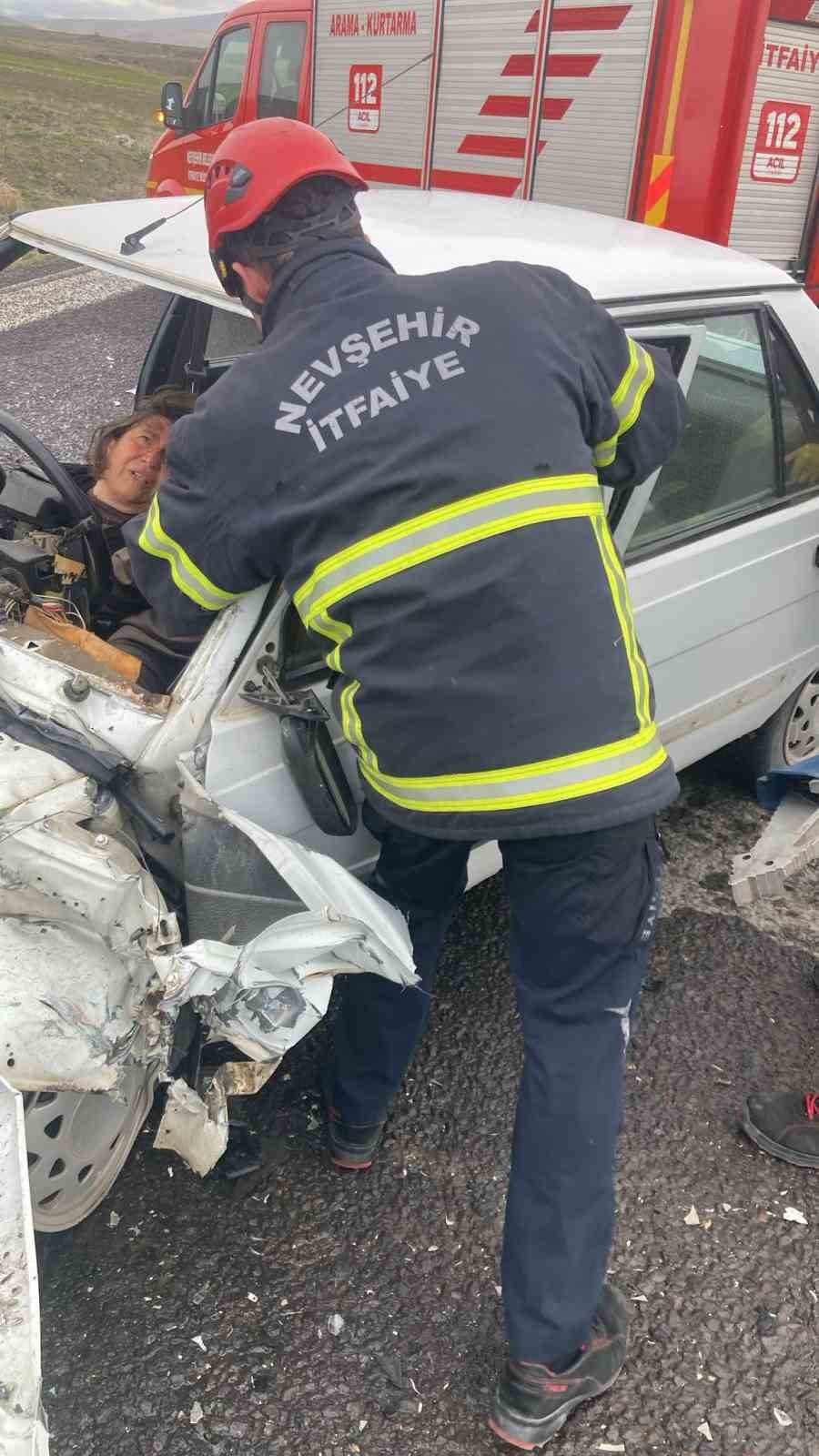 nevsehirde iki otomobil carpisti 1 olu 2 yarali 3 rOkZjzdt