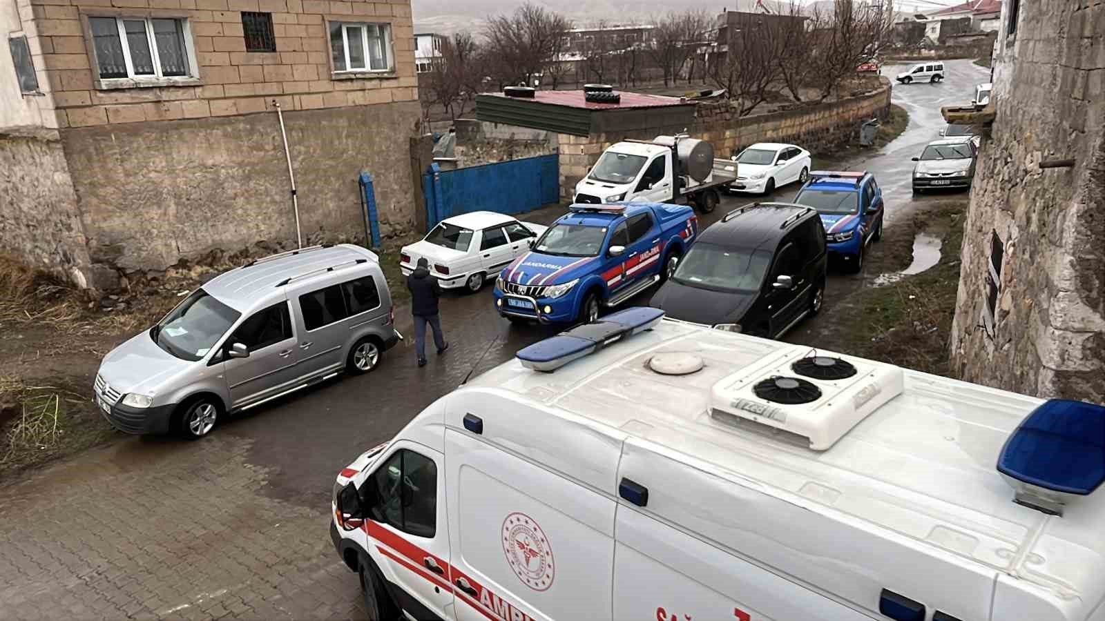 nevsehirde karbonmonoksit faciasi anne baba ve 8 aylik bebek hayatini kaybetti 3 wdXI4lbA