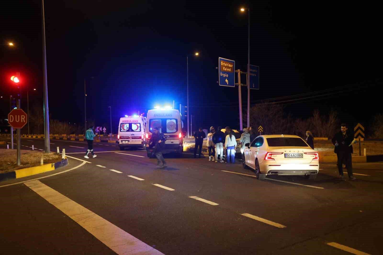 nevsehirde kirmizi isik ihlali kazaya neden oldu 2 yarali 0 VB3OlgZg