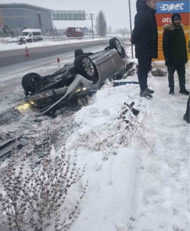 nevsehirde-kontrolden-cikan-otomobil-takla-atti-kaza-ani-kamerada-k5L1MSMu.jpg