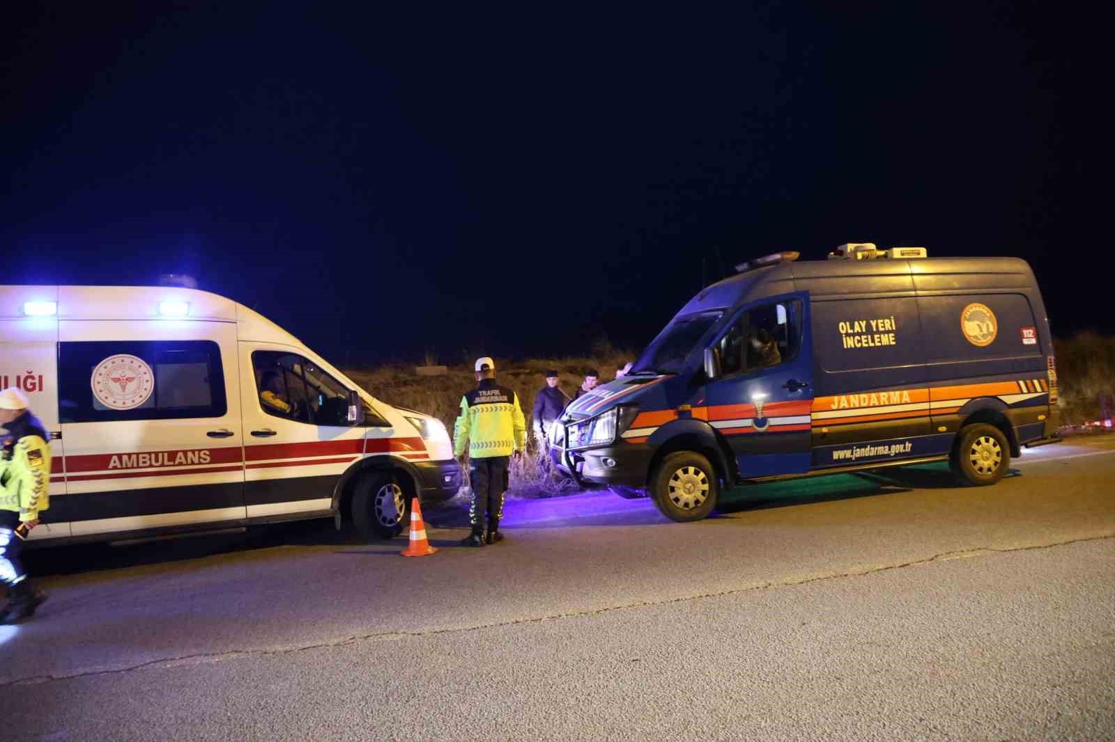 nevsehirde motosiklet sarampole devrildi 1 olu 4 kCeWEBWG