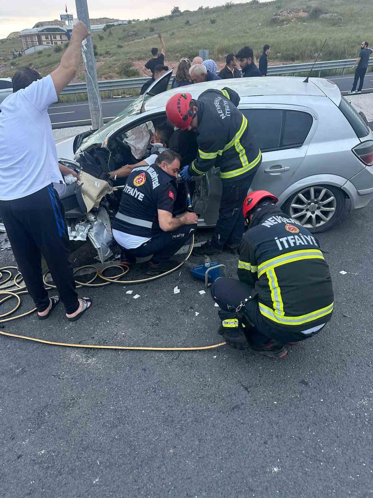 nevsehirde otomobil direge carpti 1 cocuk olu 3 yarali 4