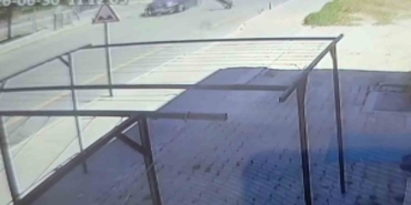 nevsehirde-otomobil-ile-motorlu-bisiklet-carpisti-1-yarali-gRViMShP.jpg