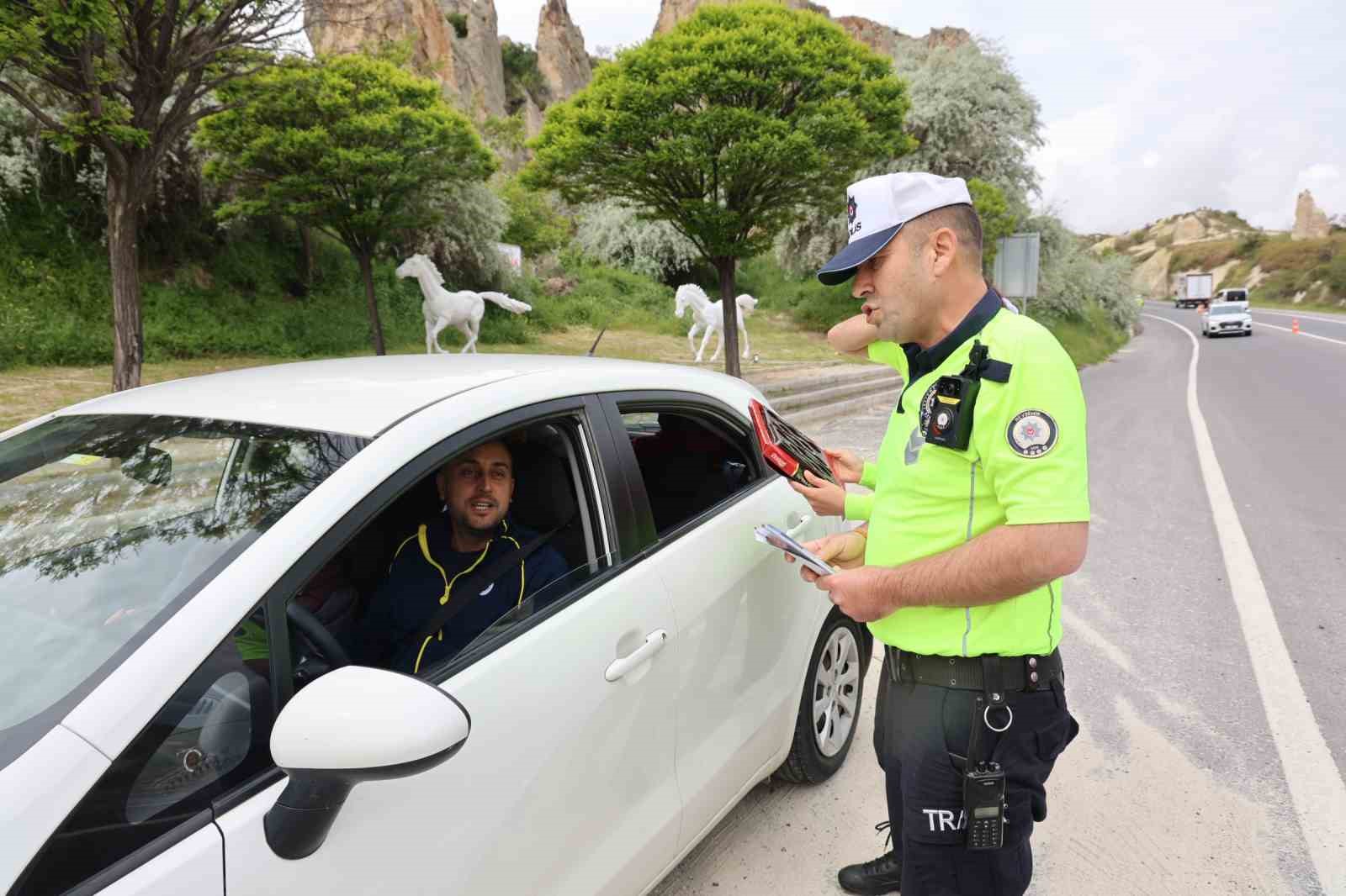 nevsehirde polis ekiplerinden tatli uygulama 6 uhZQyfB9