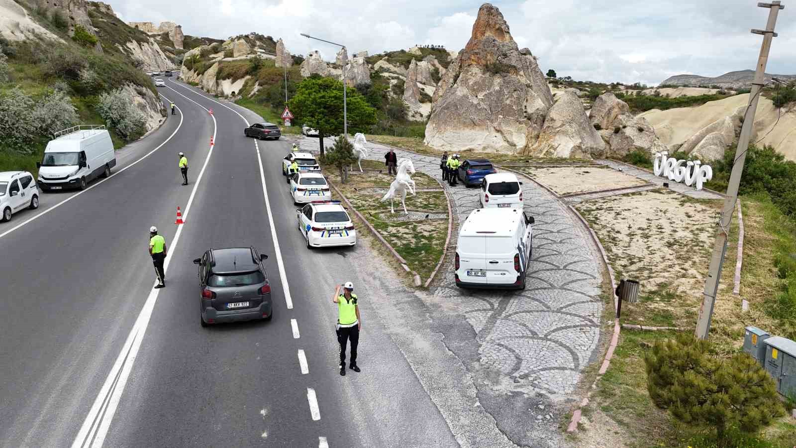nevsehirde polis ekiplerinden tatli uygulama 7 zpbG96gX
