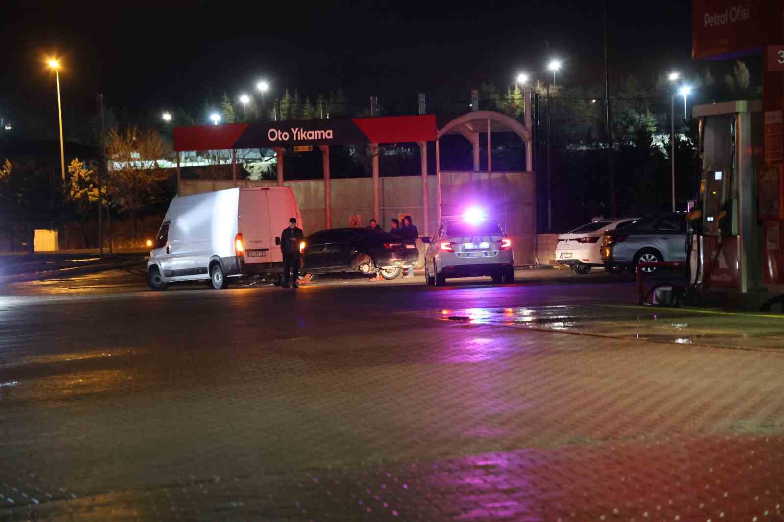 nevsehirde yolda olusan cukurlar 5 araci yolda birakti 3 6VsEQC34