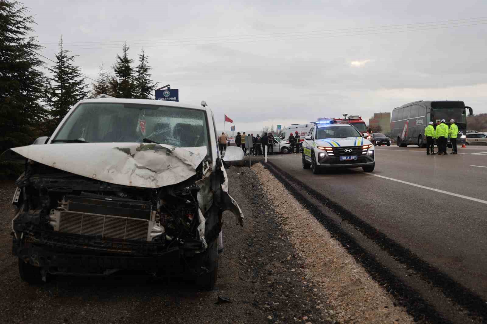 nevsehirde zincirleme trafik kazasi 2 olu 7 yarali 4 sTMbzbqM