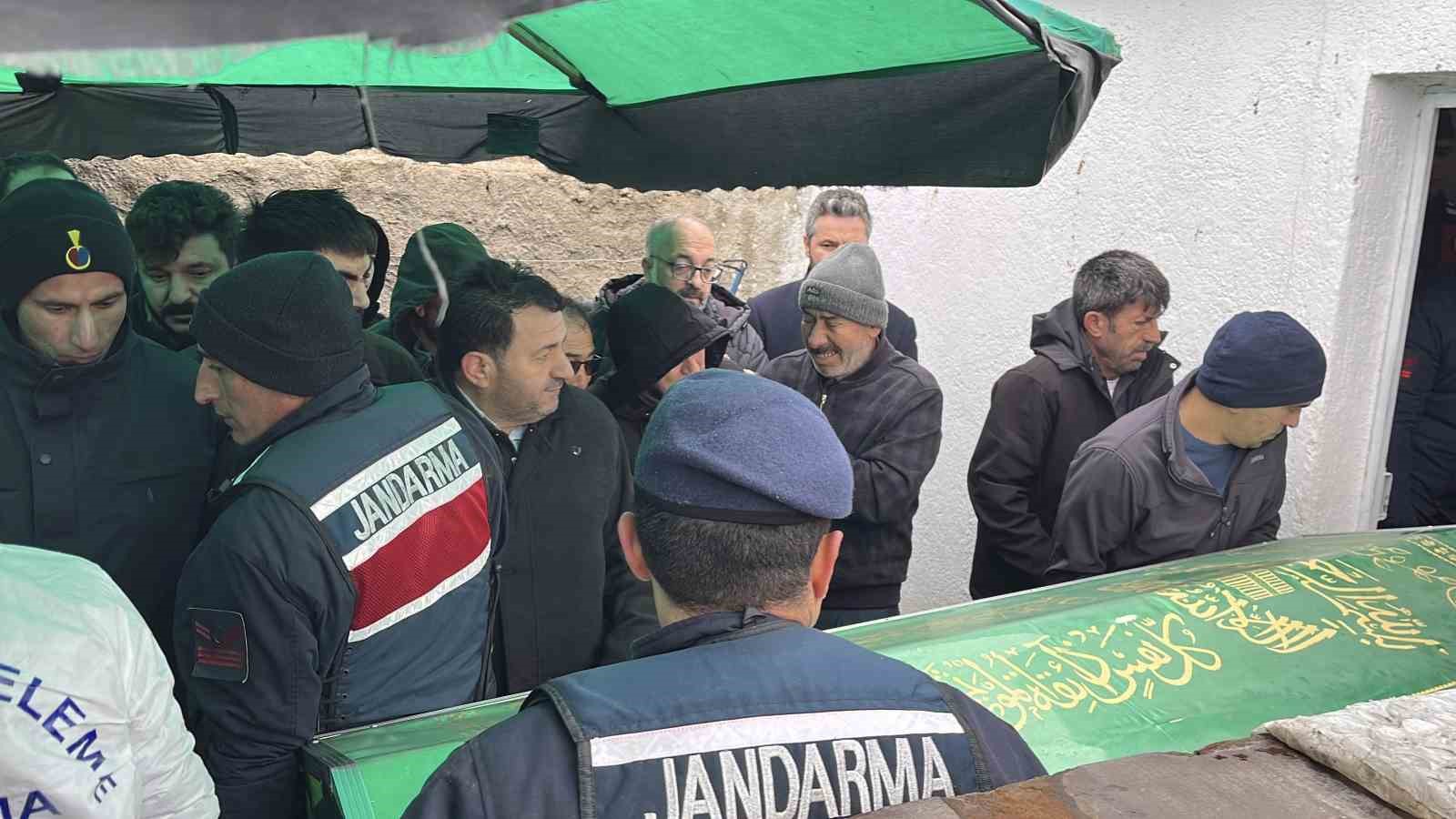 nevsehirdeki faciada aci detay bebegi uyumadigi icin agabeyini aramis 0