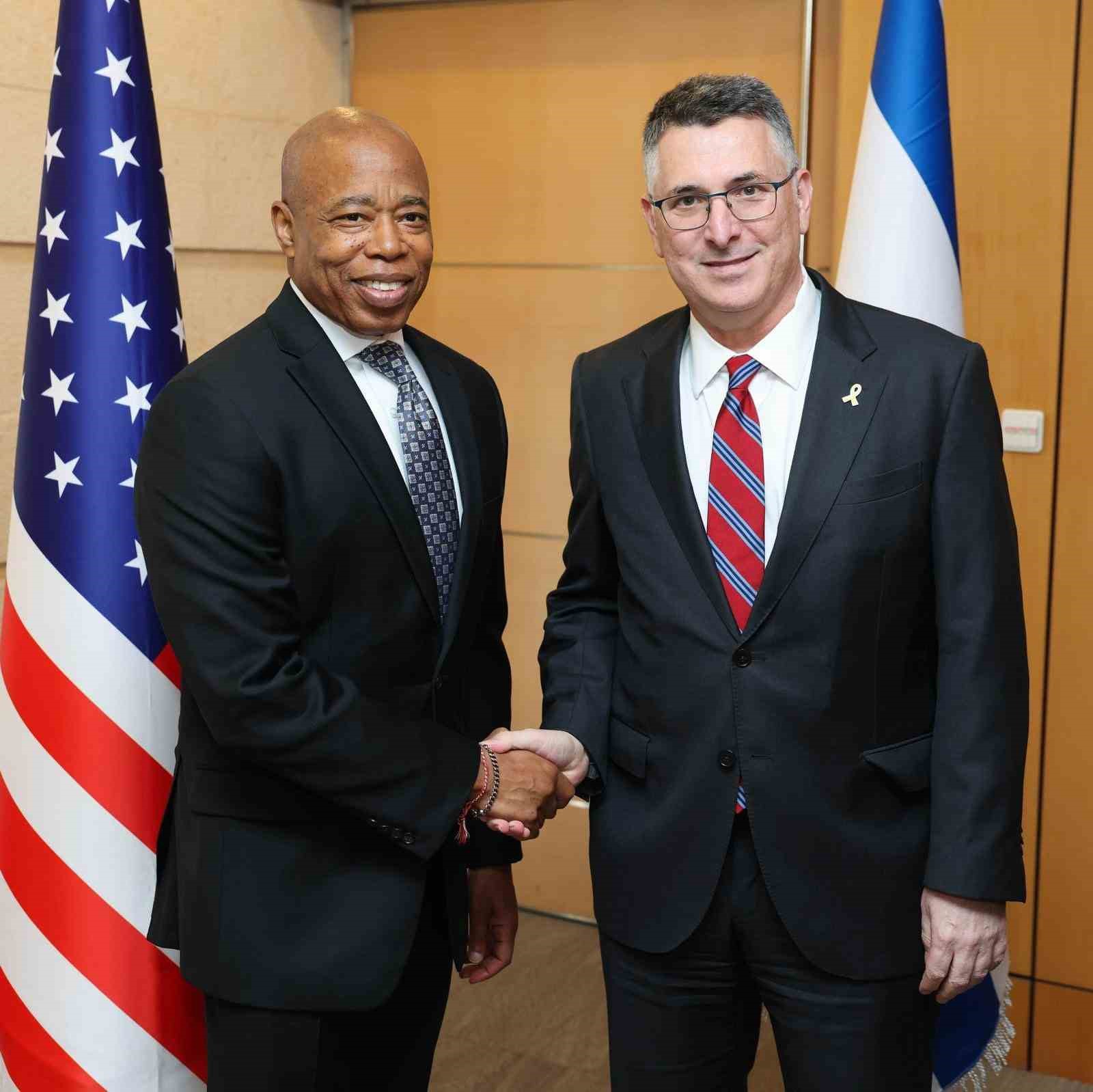 new york belediye baskani adams israil cumhurbaskani herzog ile gorustu 0 lT9i5jFe