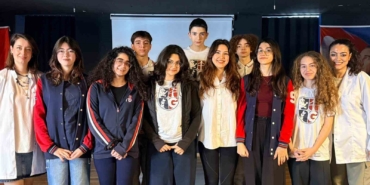 new-york-timesin-yarismasinda-izmirli-ogrencilerden-basari-tablosu-M4O9eOEY.jpg