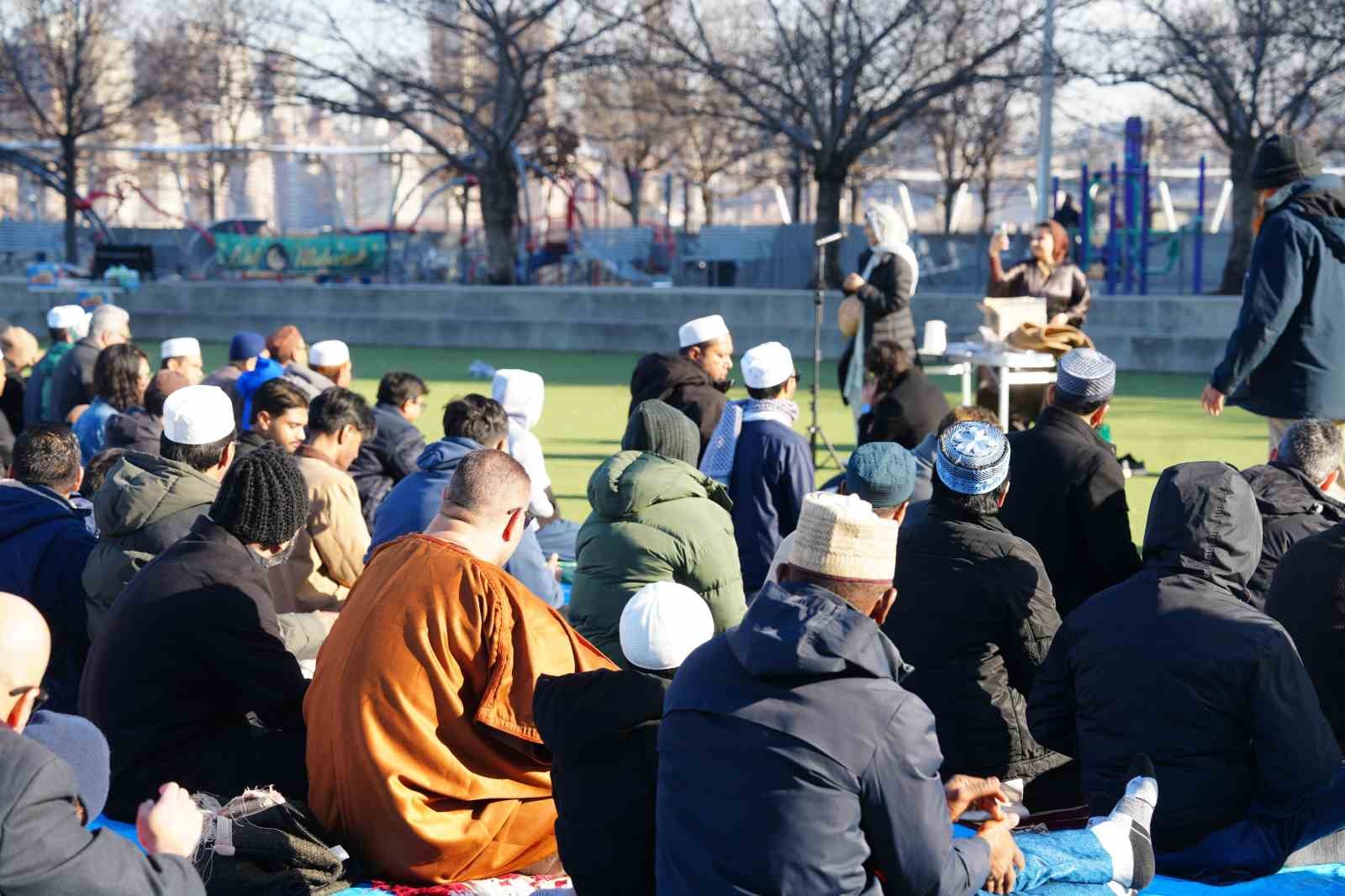 new yorkta bayram namazi sokaklara tasti 0 BaDN614i