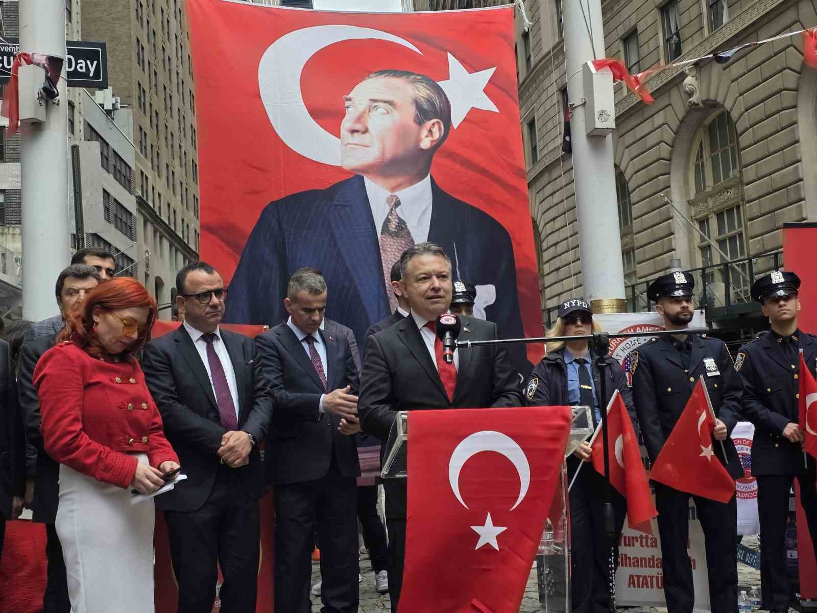 New York’ta mehter gösterisine büyük ilgi 5 new yorkta mehter gosterisine buyuk ilgi 1 7DbTZsUj