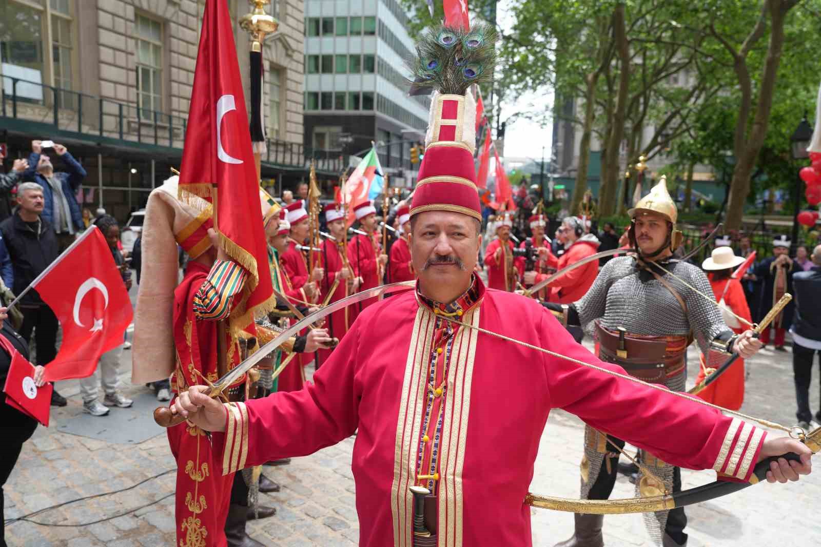 New York’ta mehter gösterisine büyük ilgi 21 new yorkta mehter gosterisine buyuk ilgi 17 icjivCWE