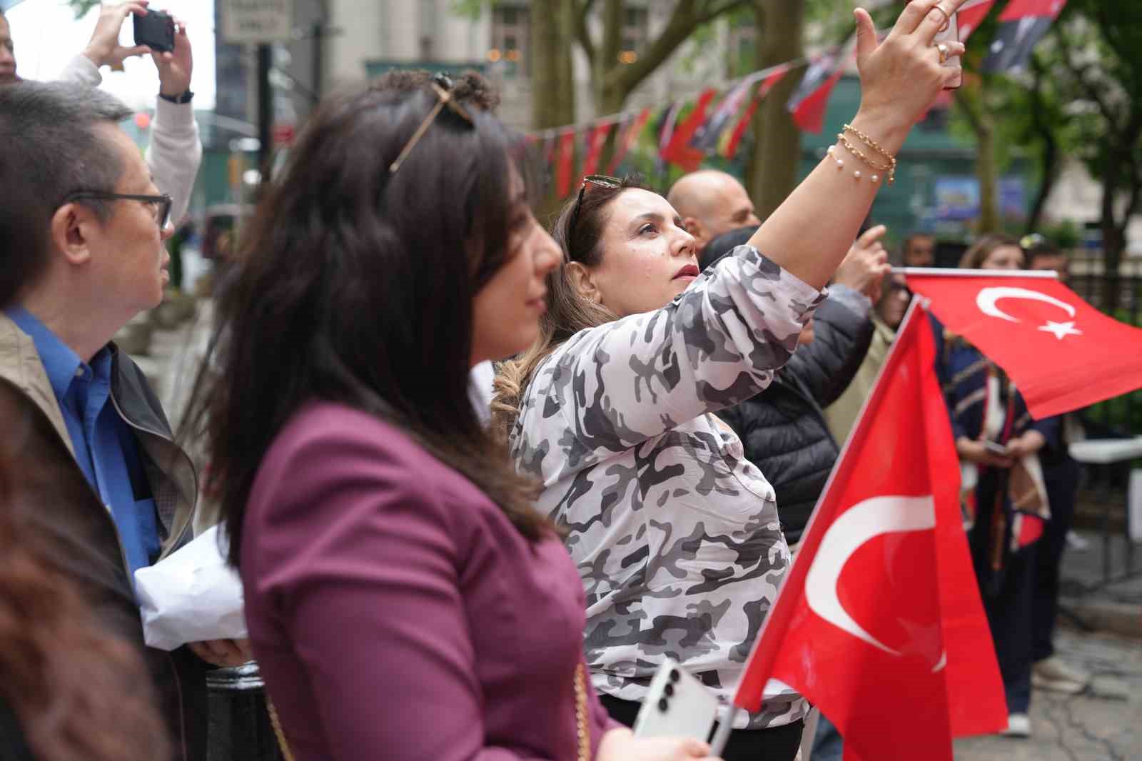 New York’ta mehter gösterisine büyük ilgi 26 new yorkta mehter gosterisine buyuk ilgi 22 3wNtuQFu