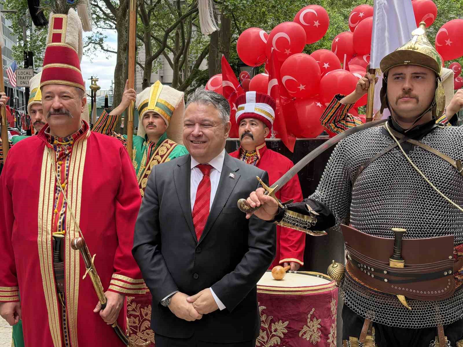 New York’ta mehter gösterisine büyük ilgi 8 new yorkta mehter gosterisine buyuk ilgi 4 m7KMMecR