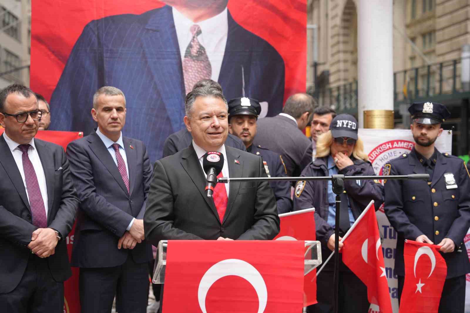 New York’ta mehter gösterisine büyük ilgi 9 new yorkta mehter gosterisine buyuk ilgi 5 6GmtRcN2