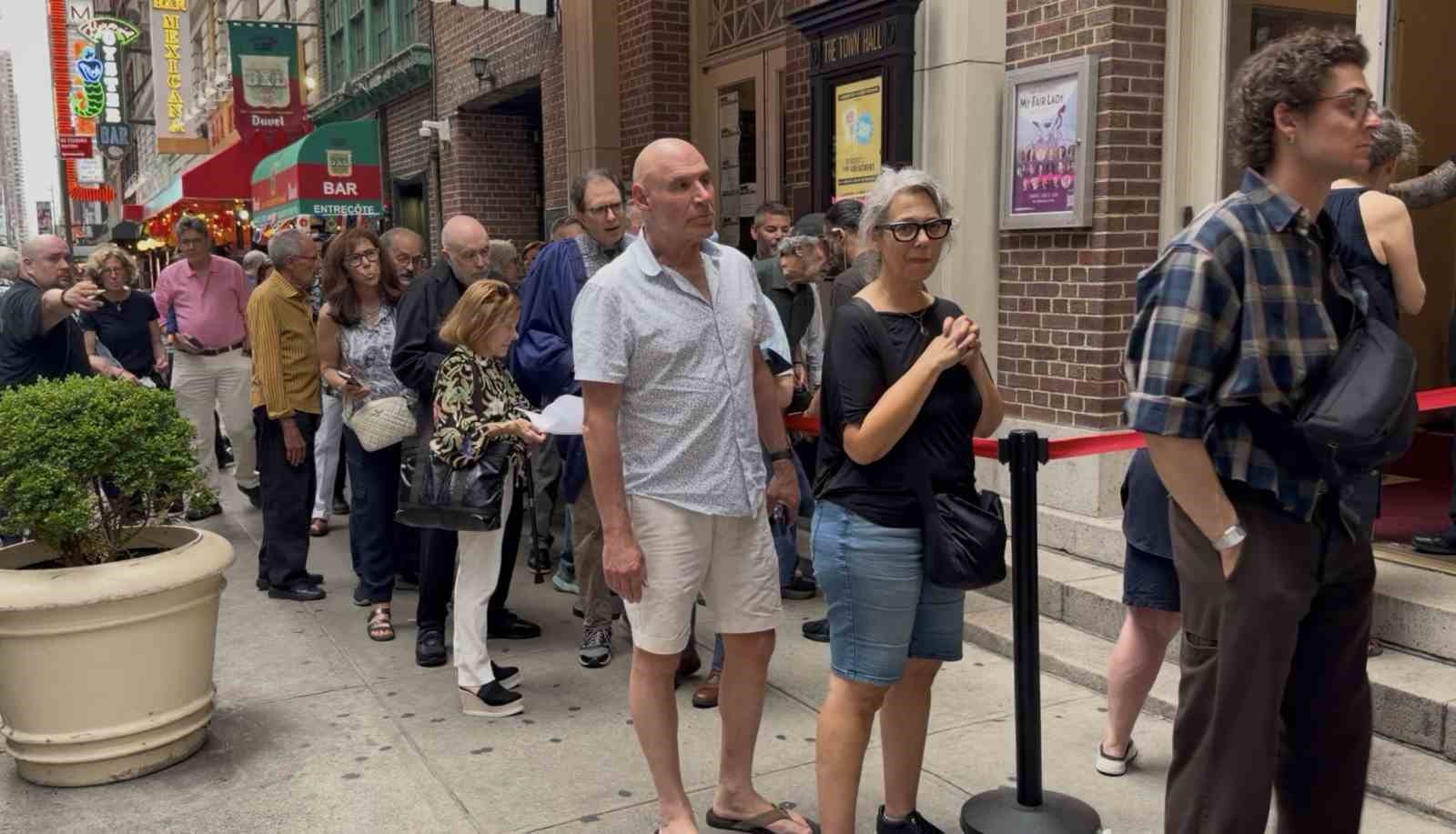 New York’ta Trump’ın doğum gününde protesto konseri 12 new yorkta trumpin dogum gununde protesto konseri 8 YrwL2LTC