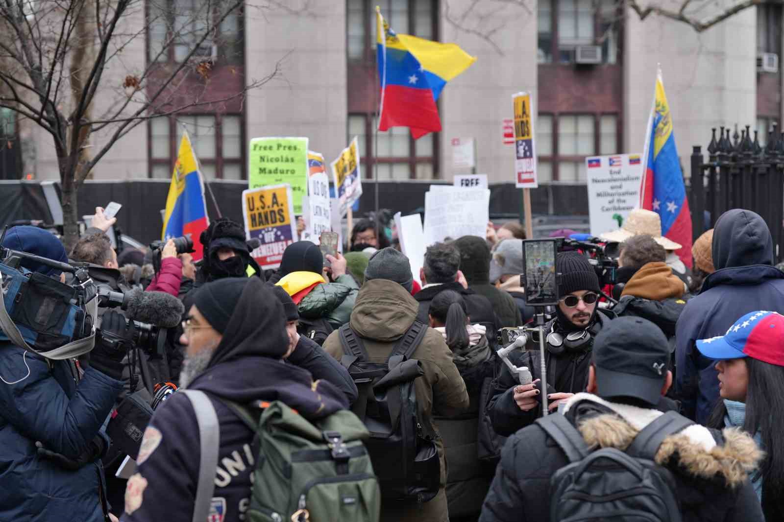 new yorktaki durusma oncesi maduro ve esinin serbest birakilmasi icin protesto 1 W3Idr1W7