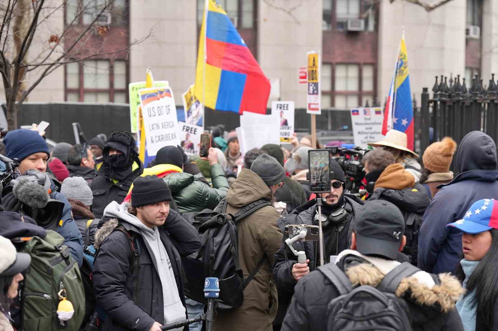 new yorktaki durusma oncesi maduro ve esinin serbest birakilmasi icin protesto 2 9hUdNsvv
