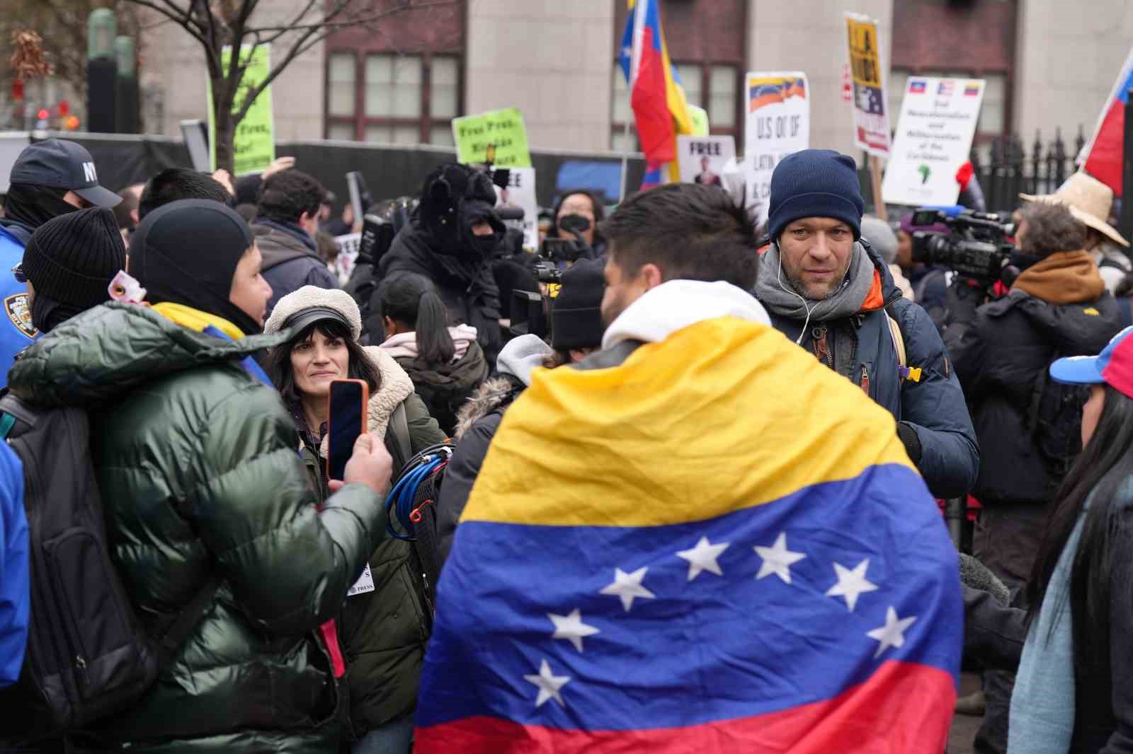 new yorktaki durusma oncesi maduro ve esinin serbest birakilmasi icin protesto 5 8uGNqJsB
